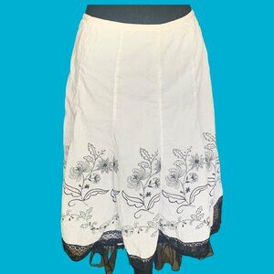 AGB White Cotton Lace Skirt